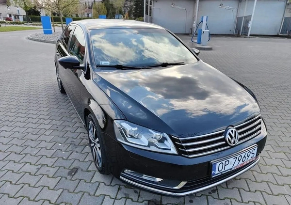 Volkswagen Passat cena 31500 przebieg: 270000, rok produkcji 2013 z Opole małe 277